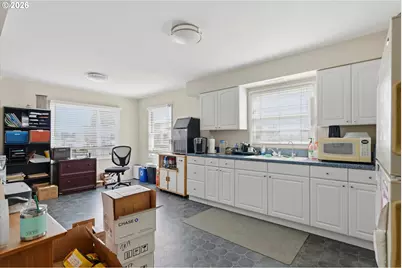2706 NE Columbia Blvd, Portland, OR 97211 - Photo 11