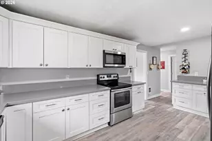 1051 W Oak St, Lebanon, OR 97355 - Photo 7