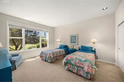 15748 NW Claremont Dr, Portland, OR 97229 - Photo 17