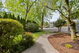17511 NW Santiam Dr, Portland, OR 97229 - Photo 3