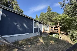 590 NE Spring St, White Salmon, WA 98672 - Photo 5