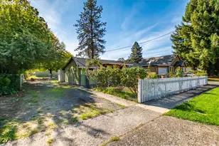 1649 Elm St, Sweet Home, OR 97386 - Photo 35