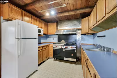 3805 Briar Knob Loop, Scotts Mills, OR 97375 - Photo 11