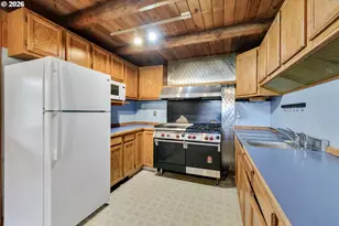3805 Briar Knob Loop, Scotts Mills, OR 97375 - Photo 11