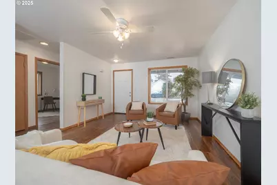 402 E Washington St, Carlton, OR 97111 - Photo 7