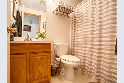 4214 M Dr, Washougal, WA 98671 - Photo 17