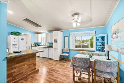 364 Scotts Glen Dr, Springfield, OR 97477 - Photo 9