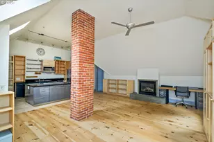 2566 NW Lovejoy St, Portland, OR 97210 - Photo 15