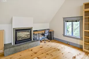 2566 NW Lovejoy St, Portland, OR 97210 - Photo 13