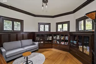 2566 NW Lovejoy St, Portland, OR 97210 - Photo 7