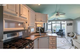 4875 N Hwy 101, Depoe Bay, OR 97341 - Photo 9