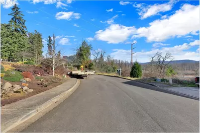 3767 Vitus Ln, Springfield, OR 97477 - Photo 5