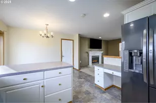 1318 NE Grandhaven St, McMinnville, OR 97128 - Photo 11