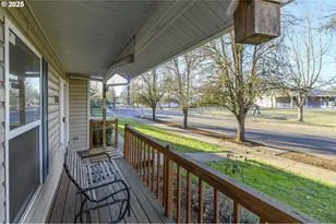 1318 NE Grandhaven St, McMinnville, OR 97128 - Photo 3