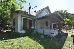 309 W 7th St, The Dalles, OR 97058 - Photo 3