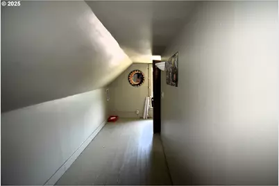 309 W 7th St, The Dalles, OR 97058 - Photo 15