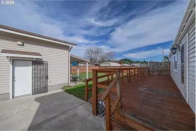 150 N 11th St, Lakeside, OR 97449 - Photo 5