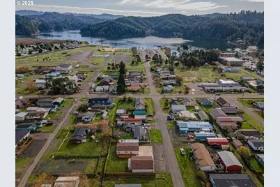 150 N 11th St, Lakeside, OR 97449 - Photo 37