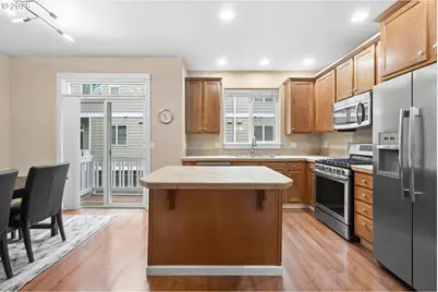 15964 SW Mortondale Ln, Beaverton, OR 97006 - Photo 9