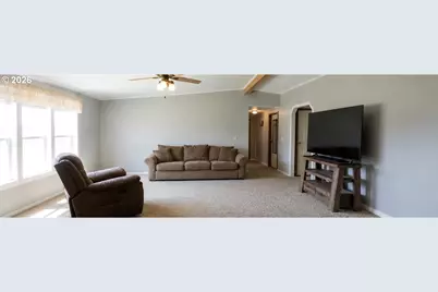 1800 Cedar St, Elgin, OR 97827 - Photo 3