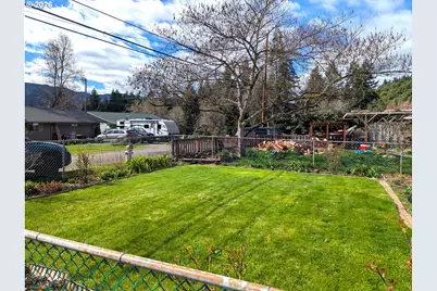 48379 7th St, Oakridge, OR 97463 - Photo 5