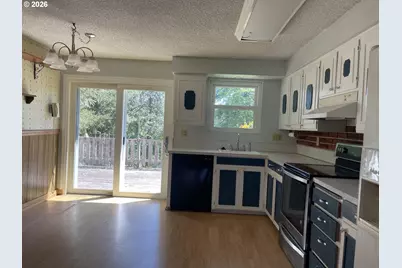 321 NW Willamina Dr, Willamina, OR 97396 - Photo 17