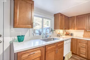 1140 Hidden Valley Rd, Toledo, OR 97391 - Photo 5