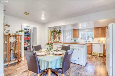 1140 Hidden Valley Rd, Toledo, OR 97391 - Photo 9