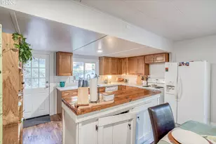 1140 Hidden Valley Rd, Toledo, OR 97391 - Photo 3