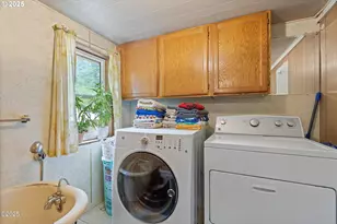 1140 Hidden Valley Rd, Toledo, OR 97391 - Photo 17