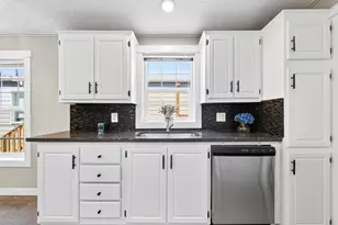 17520 SE 82nd Dr, Clackamas, OR 97015 - Photo 9