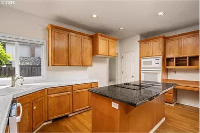 16775 SW Springwater Ln, Beaverton, OR 97006 - Photo 15