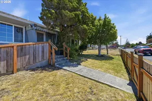 1669 Johnson St, North Bend, OR 97459 - Photo 5