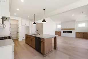 803 N V St, Washougal, WA 98671 - Photo 19