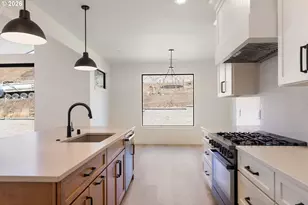 803 N V St, Washougal, WA 98671 - Photo 17
