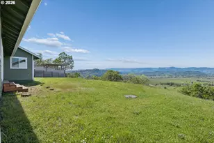 383 Ridgecrest Dr, Roseburg, OR 97471 - Photo 31