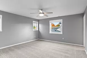 310 SW Mount Adams St, McMinnville, OR 97128 - Photo 17