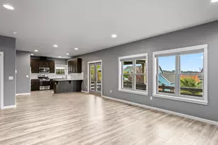 310 SW Mount Adams St, McMinnville, OR 97128 - Photo 7