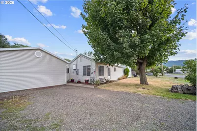1311 N Hall St, La Grande, OR 97850 - Photo 1
