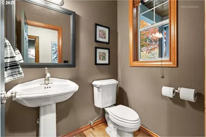 377 NE 49th Ave, Hillsboro, OR 97124 - Photo 17