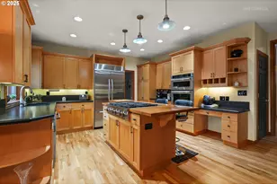 377 NE 49th Ave, Hillsboro, OR 97124 - Photo 9