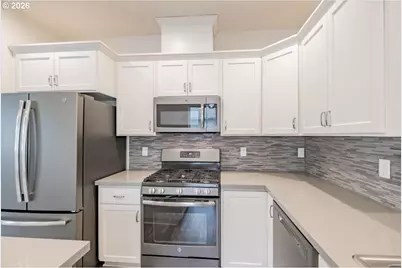 66 N 8th St, Lebanon, OR 97355 - Photo 5