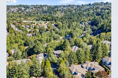 9731 NW Bartholomew Dr, Portland, OR 97229 - Photo 39