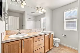 10517 NE Summer Falls St, Hillsboro, OR 97006 - Photo 13
