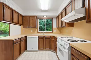 1595 NW 1st St, Gresham, OR 97030 - Photo 17