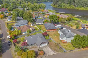 33765 Lake Front Dr, Warrenton, OR 97146 - Photo 3