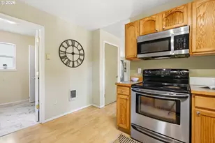 9307 N Haven Ave, Portland, OR 97203 - Photo 5