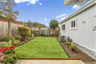 1095 S 59th St, Springfield, OR 97478 - Photo 31