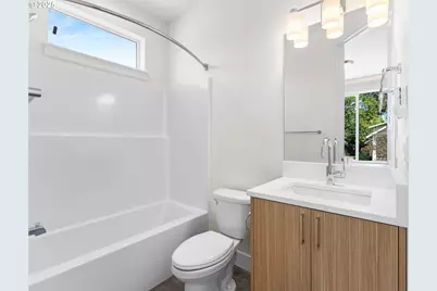 Ne Ainsworth St, Portland, OR 97211 - Photo 31