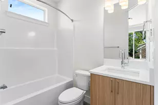 NE Ainsworth St, Portland, OR 97211 - Photo 31